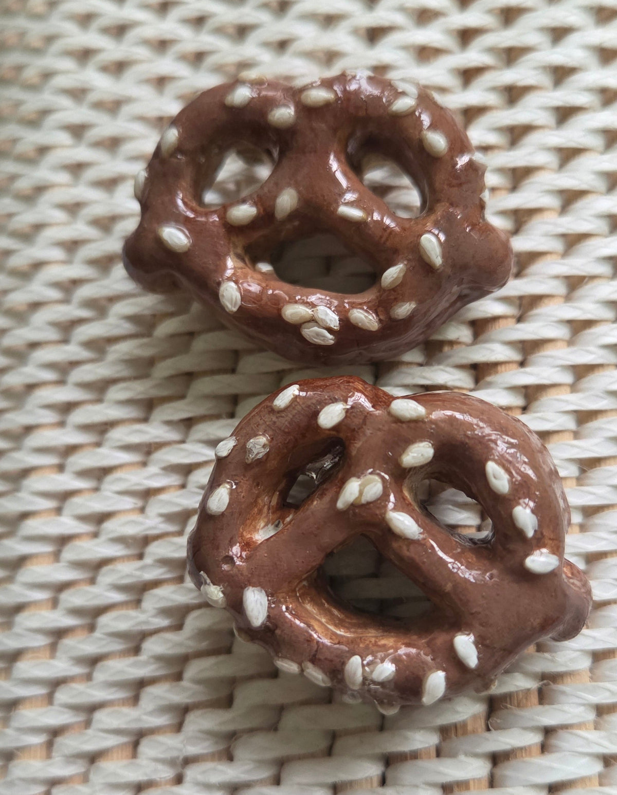 Pretzel Brooch